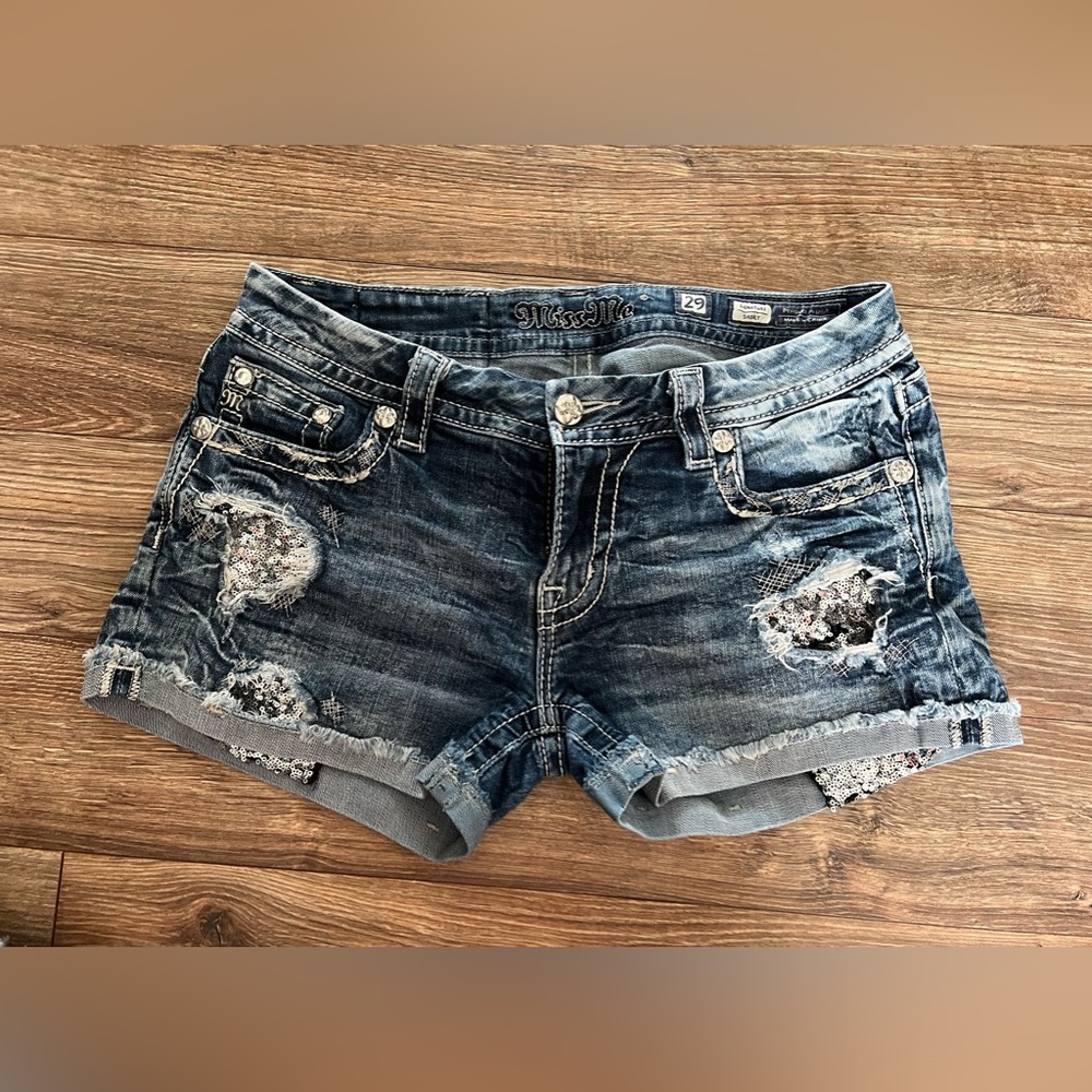 Miss Me denim shorts size 29